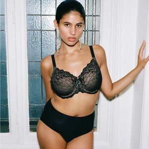 Chantelle Two Riva Gauche Full coverage unlined Bras Black 34 DD and Peach 34 D